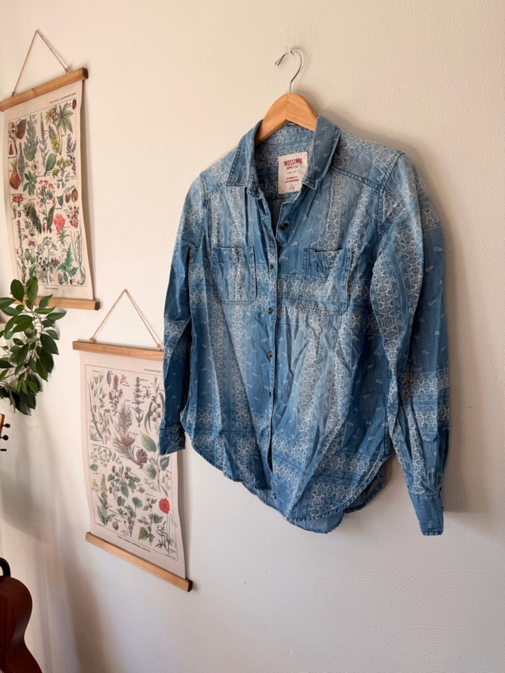 Mossimo Supply Co. - Small - Blue Patterned Button-Down Shirt